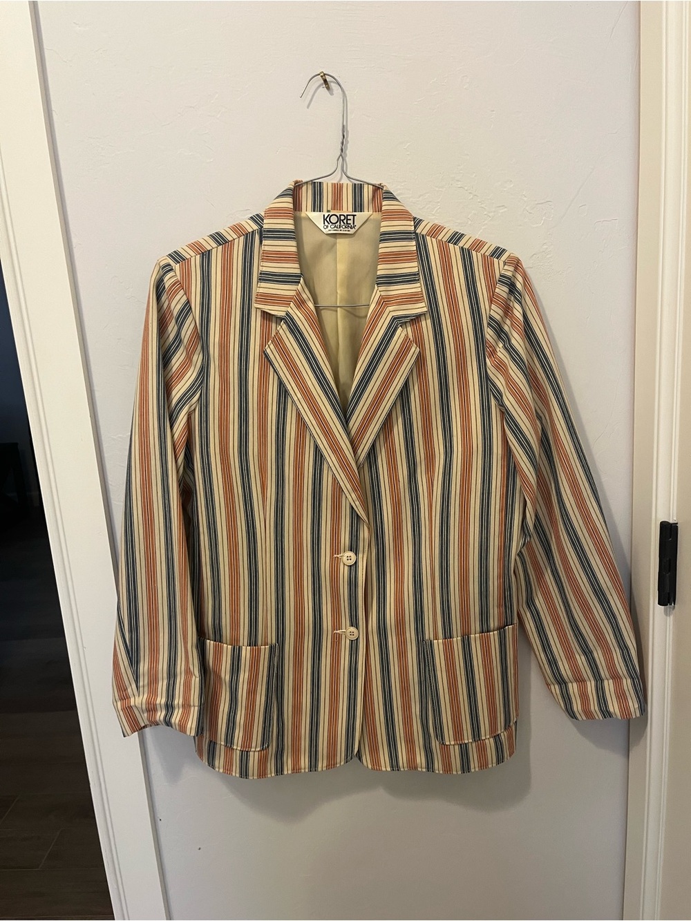 Koret Striped Multicolor Notch Lapel Blazer in Blue, Cream & Red